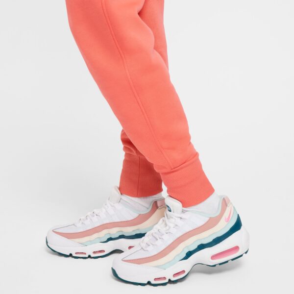 NIKE G NSW CLUB FLC HR FTD PNT LBR MAGIC EMBER/MAGIC EMBER/WHITE – Bild 3