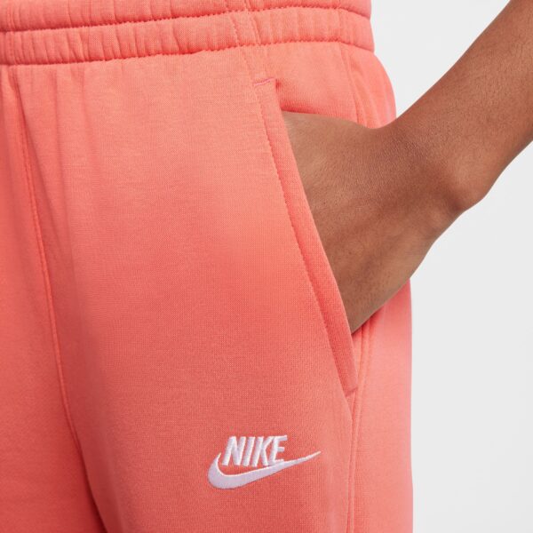 NIKE G NSW CLUB FLC HR FTD PNT LBR MAGIC EMBER/MAGIC EMBER/WHITE – Bild 5