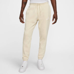 NIKE M NK CLUB BB CF PANT NSW GFX LT KHAKI/LT KHAKI/SAIL