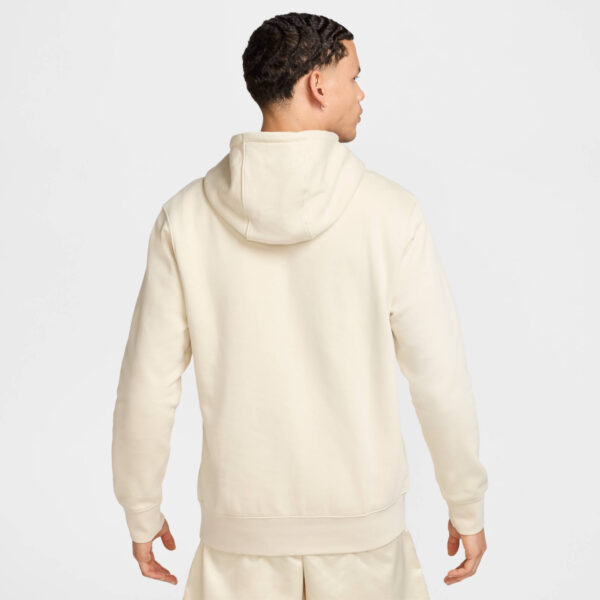 NIKE M NK CLUB BB PO HDY NSW GFX LT KHAKI/LT KHAKI/SAIL – Bild 2