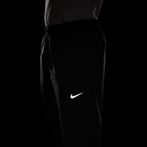 NIKE M NK DF CHALLENGR WVN PANT SMOKE GREY/BLACK/REFLECTIVE SI – Bild 3