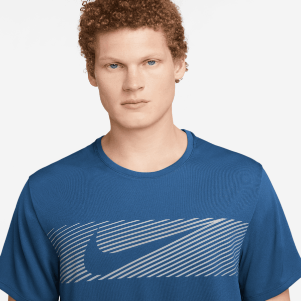NIKE M NK FLASH MILER TOP COURT BLUE/REFLECTIVE SILV – Bild 3