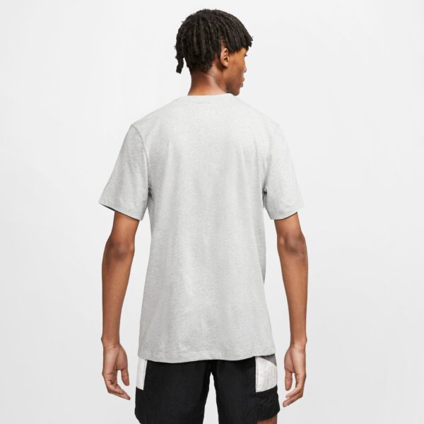 NIKE M NSW CLUB TEE DK GREY HEATHER/BLACK – Bild 2