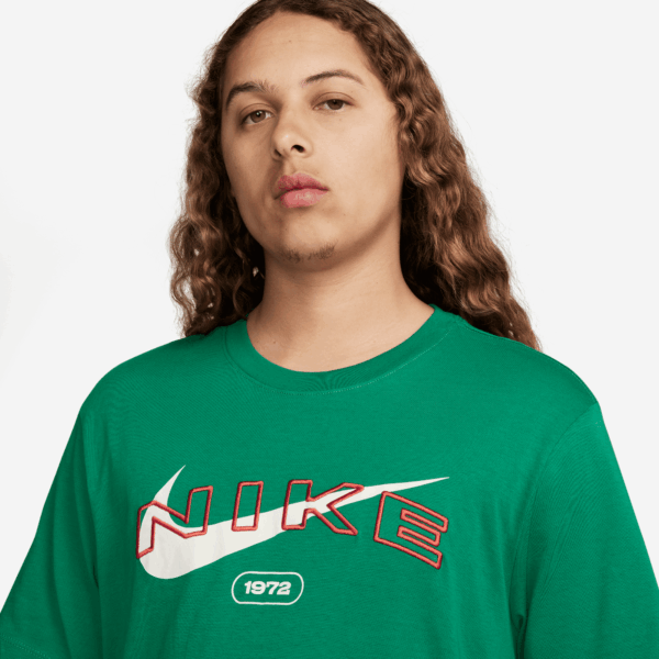 NIKE M NSW TEE CLUB SSNL HBR MALACHITE – Bild 3