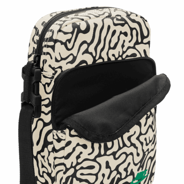 NIKE NK HRITG CRSSBDY- HMN CRFT BLACK/COCONUT MILK/STADIUM GRE – Bild 3