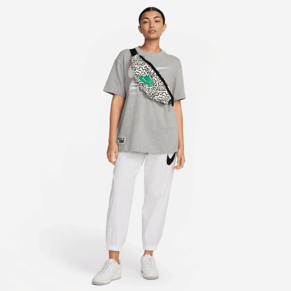 NIKE NK HRITG WSTPCK- HMN CRFT BLACK/COCONUT MILK/STADIUM GRE – Bild 8