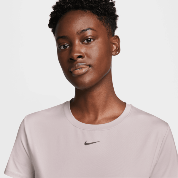 NIKE W NK ONE CLASSIC DF SS TOP PLATINUM VIOLET/BLACK – Bild 3