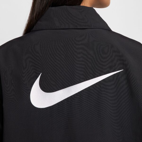 NIKE W NSW ESSTL WVN UV HBR CCH JKT BLACK/WHITE – Bild 5