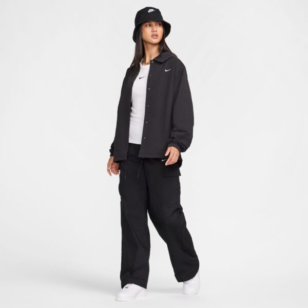 NIKE W NSW ESSTL WVN UV HBR CCH JKT BLACK/WHITE – Bild 8