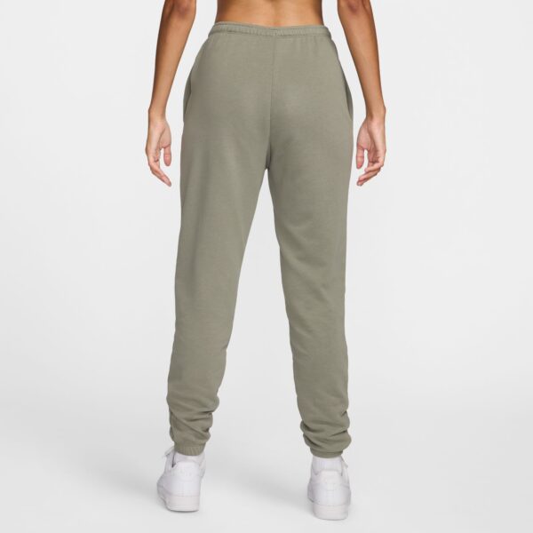 NIKE W NSW NK CHLL FT HR SWTPNT LIGHT ARMY/SAIL – Bild 2