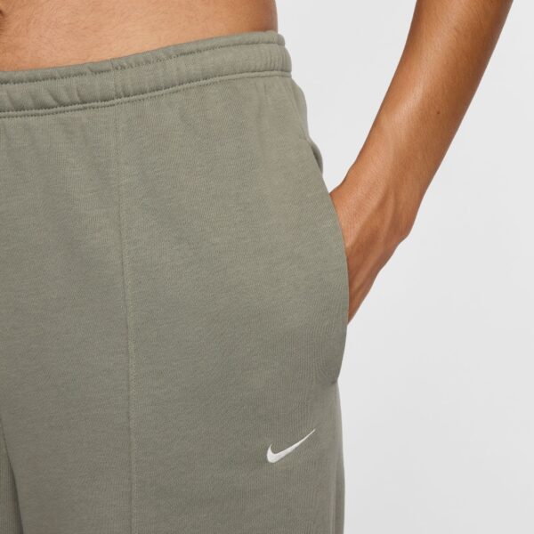 NIKE W NSW NK CHLL FT HR SWTPNT LIGHT ARMY/SAIL – Bild 4