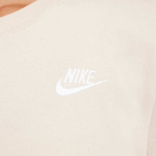 NIKE W NSW TEE CLUB SANDDRIFT/WHITE – Bild 3