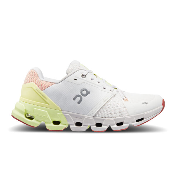 ON Cloudflyer 4 WHITE | HAY