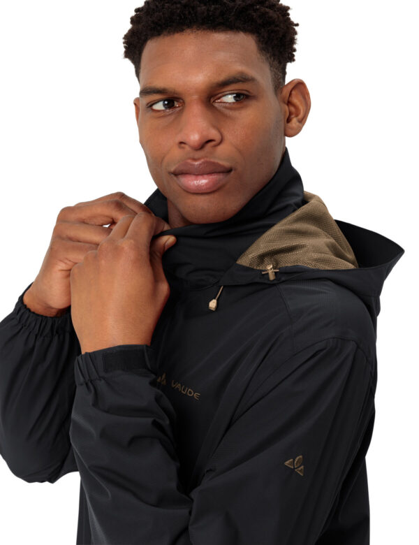 VAUDE Me Escape Light Jacket BLACK/OAT – Bild 5